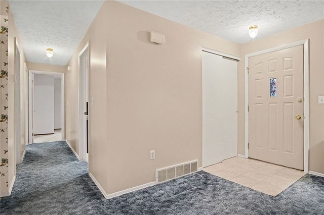 37 Abbottsford Drive, Gates, NY 14606