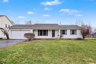 37 Abbottsford Drive, Gates, NY 14606