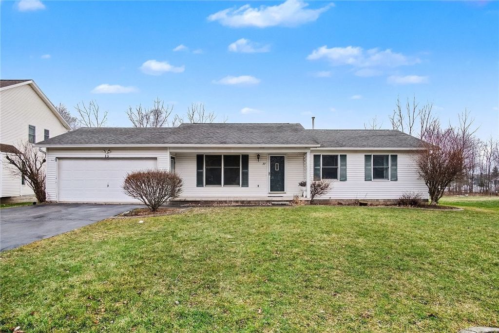 37 Abbottsford Drive, Gates, NY 14606