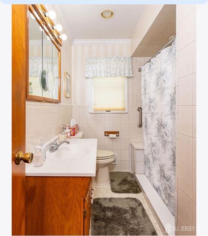 21 Frazee Avenue, Sayreville, NJ 08879