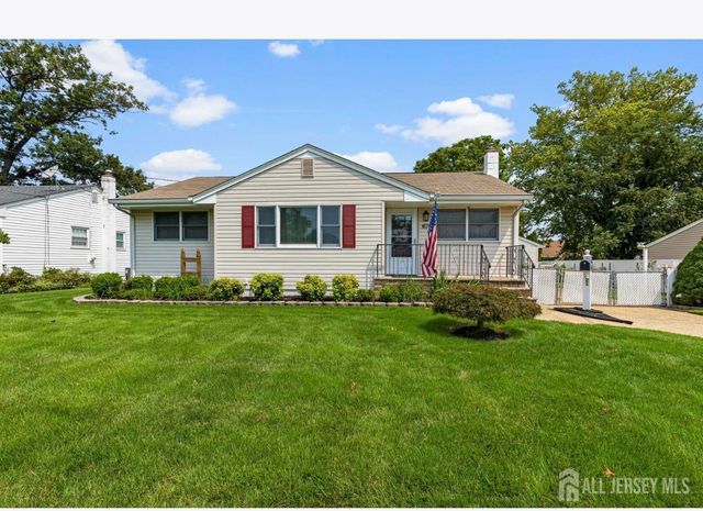 21 Frazee Avenue, Sayreville, NJ 08879