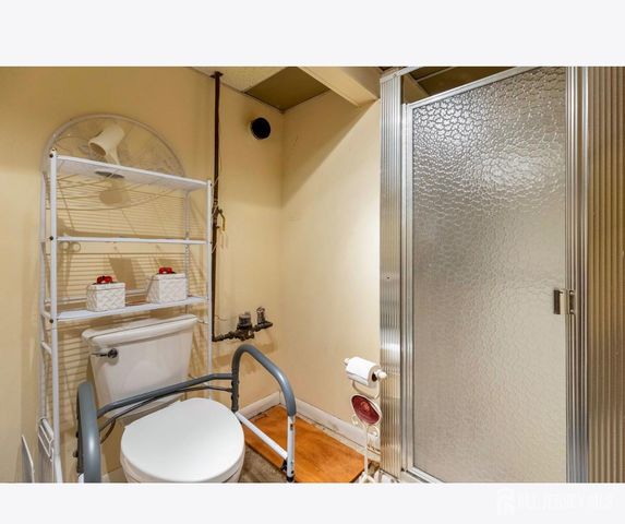 21 Frazee Avenue, Sayreville, NJ 08879