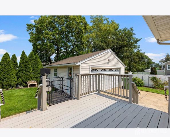 21 Frazee Avenue, Sayreville, NJ 08879