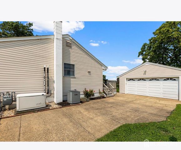 21 Frazee Avenue, Sayreville, NJ 08879