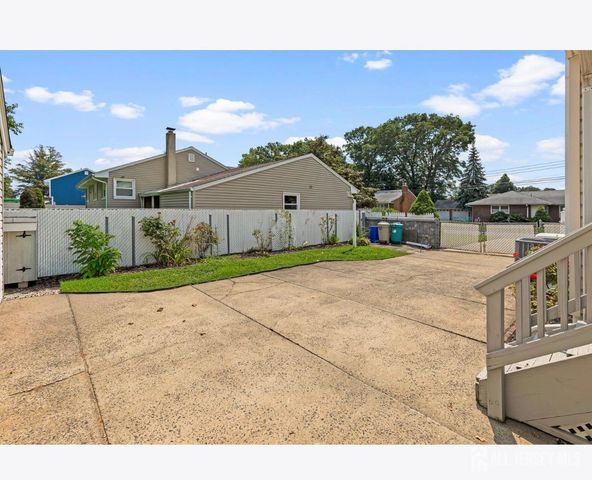 21 Frazee Avenue, Sayreville, NJ 08879