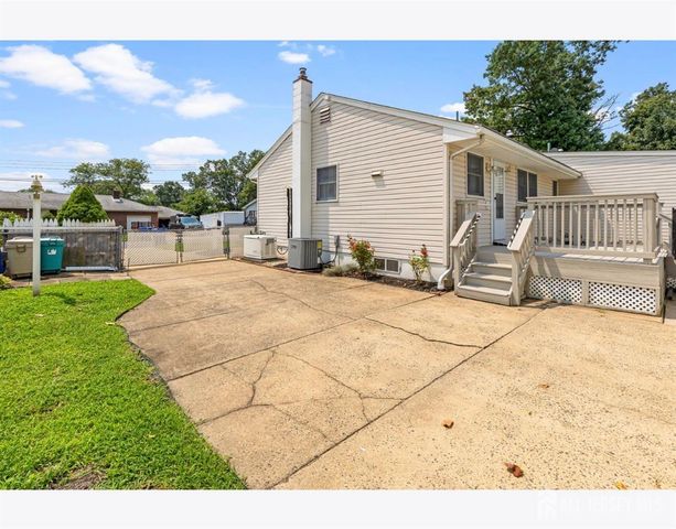 21 Frazee Avenue, Sayreville, NJ 08879