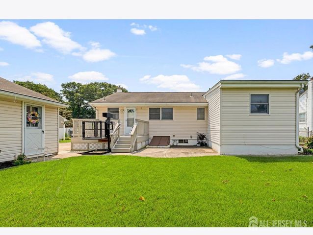 21 Frazee Avenue, Sayreville, NJ 08879