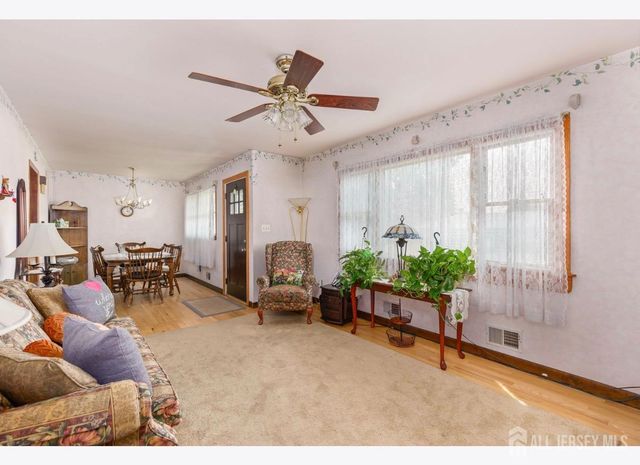 21 Frazee Avenue, Sayreville, NJ 08879