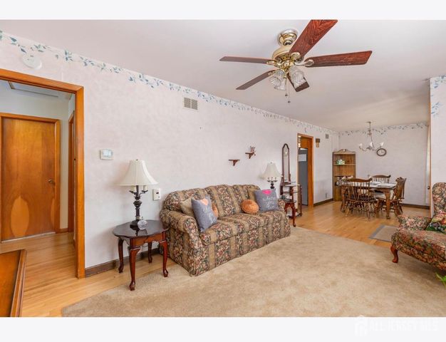 21 Frazee Avenue, Sayreville, NJ 08879