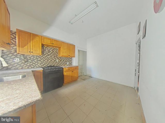1708 N LAMBERT ST, Philadelphia, PA 19121