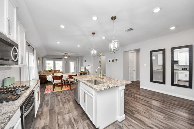 1965 Matilda Gardens Lane, Pearland, TX 77089