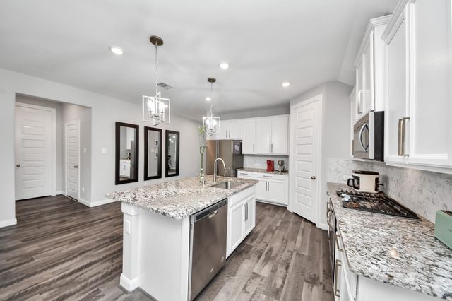 1965 Matilda Gardens Lane, Pearland, TX 77089