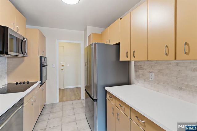 301 Beech Street 5F, Hackensack, NJ 07601