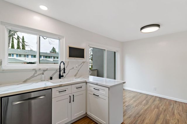 530 Leahy Street, Redwood City, CA 94061