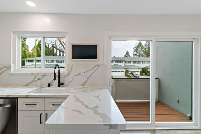 530 Leahy Street, Redwood City, CA 94061