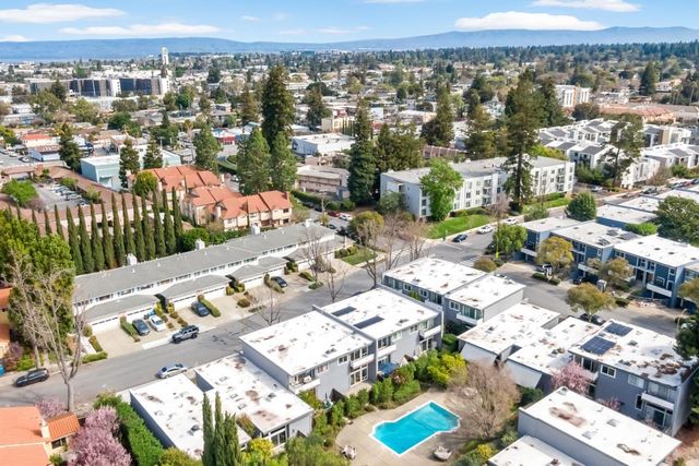 530 Leahy Street, Redwood City, CA 94061