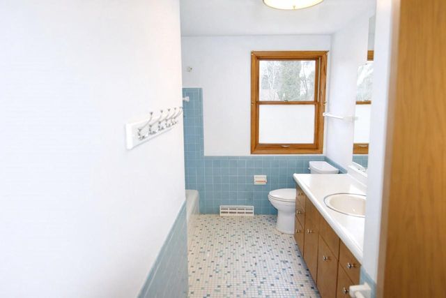 6702 Inner Drive, Madison, WI 53705