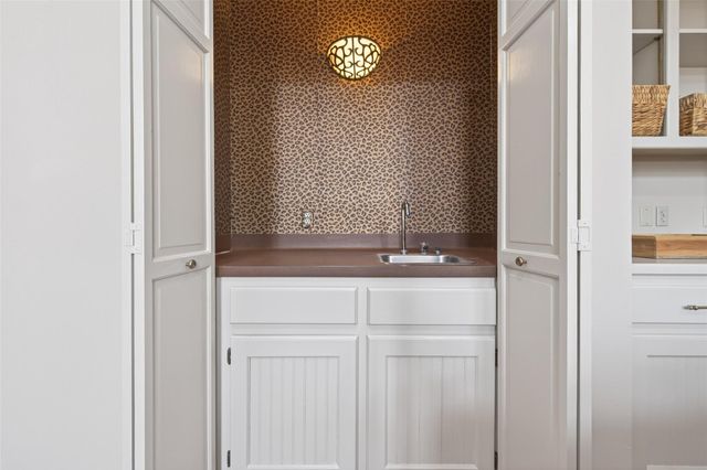 5434 Pine Springs Court, Conroe, TX 77304