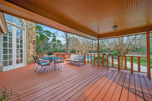 5434 Pine Springs Court, Conroe, TX 77304