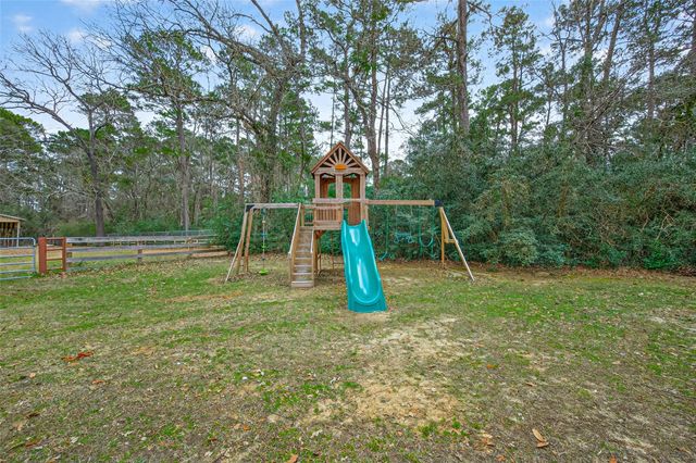 5434 Pine Springs Court, Conroe, TX 77304