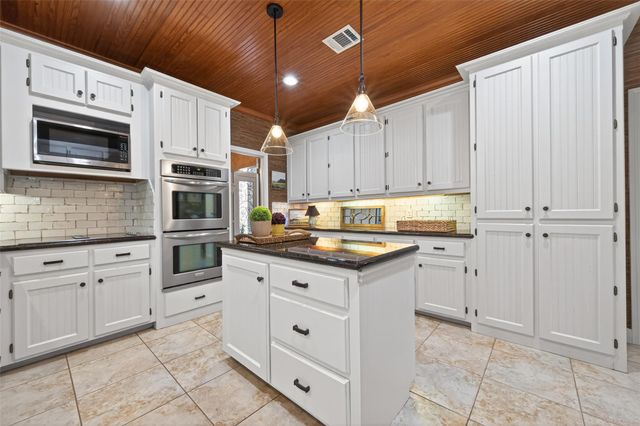 5434 Pine Springs Court, Conroe, TX 77304