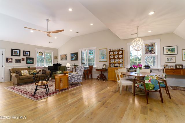 150 Good Barn Road, Vass, NC 28394