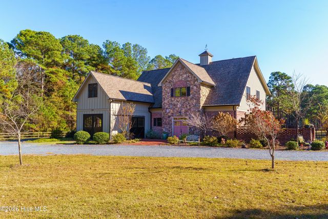 150 Good Barn Road, Vass, NC 28394