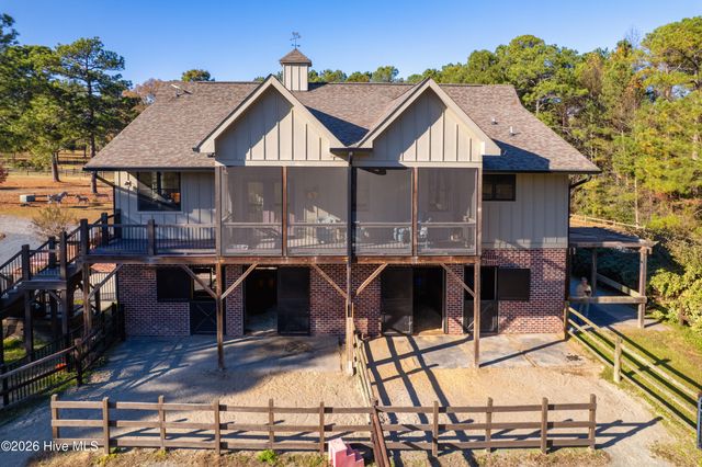 150 Good Barn Road, Vass, NC 28394