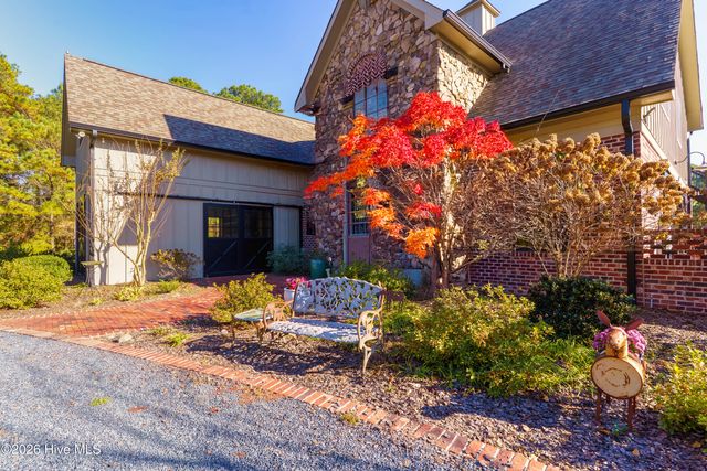 150 Good Barn Road, Vass, NC 28394