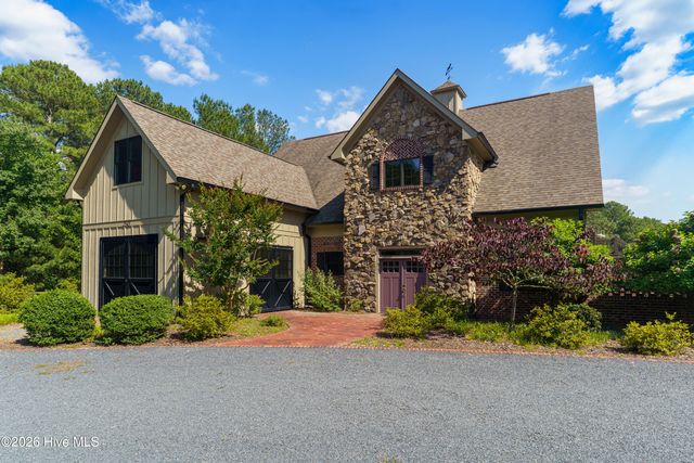 150 Good Barn Road, Vass, NC 28394