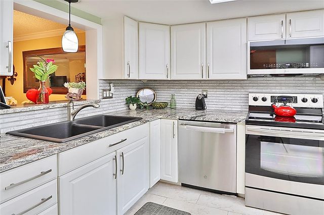 865 MACLAREN DRIVE N A, Palm Harbor, FL 34684