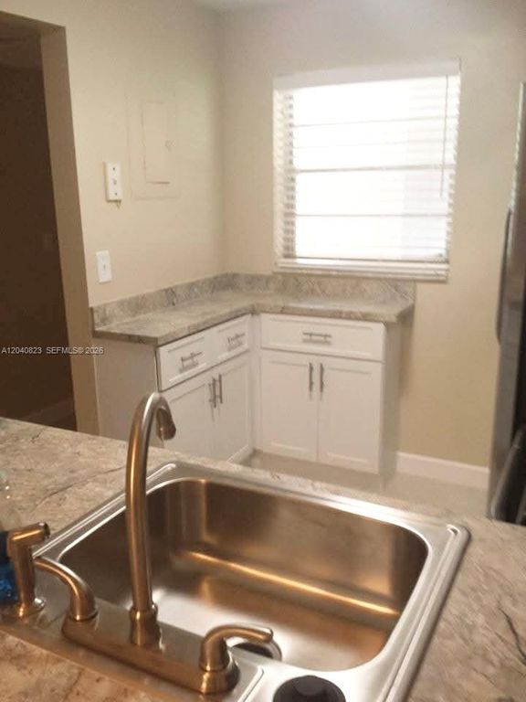 9235 Lagoon Pl 109, Davie, FL 33324