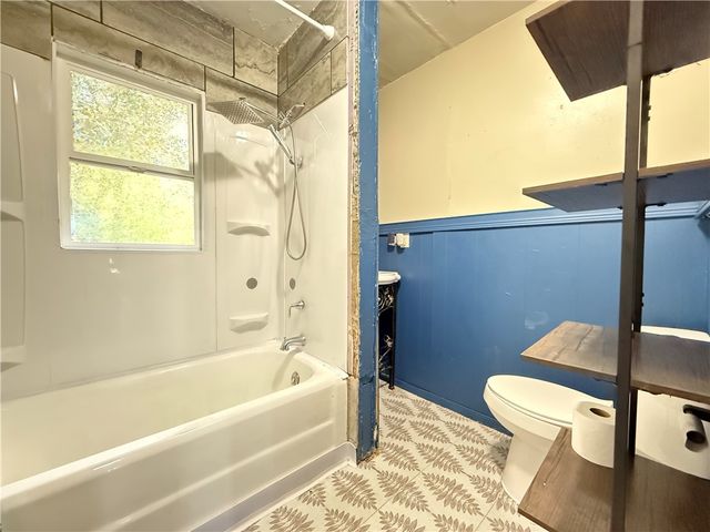 63 Fredonia Road, Hempfield Twp, PA 16125