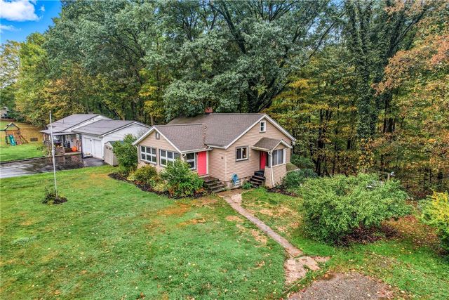 63 Fredonia Road, Hempfield Twp, PA 16125