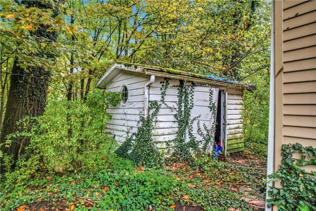 63 Fredonia Road, Hempfield Twp, PA 16125