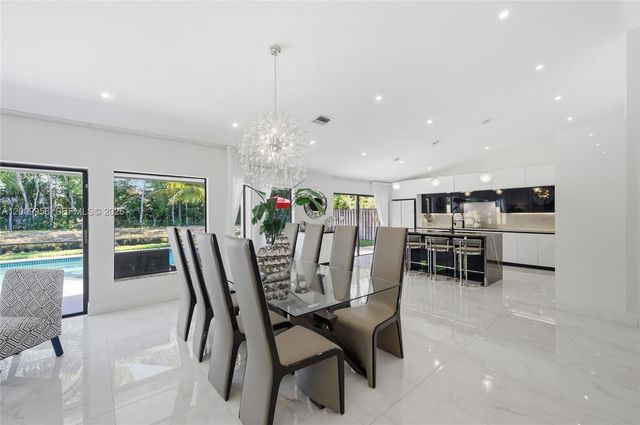 10781 NW 18th Dr, Plantation, FL 33322