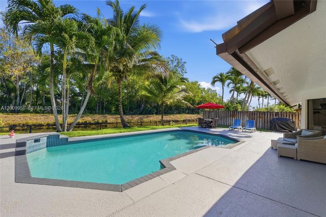 10781 NW 18th Dr, Plantation, FL 33322