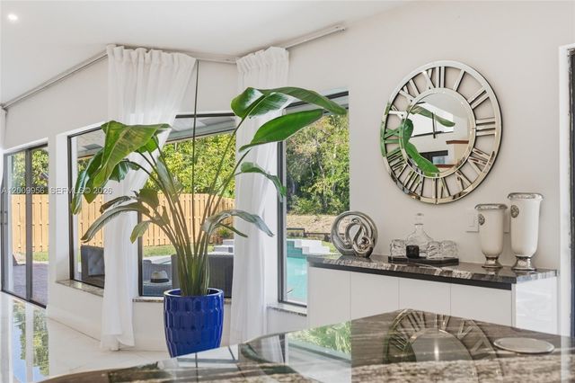 10781 NW 18th Dr, Plantation, FL 33322