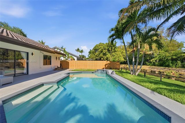 10781 NW 18th Dr, Plantation, FL 33322