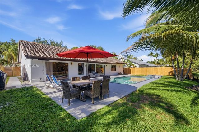 10781 NW 18th Dr, Plantation, FL 33322