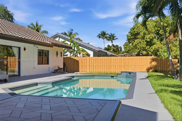 10781 NW 18th Dr, Plantation, FL 33322