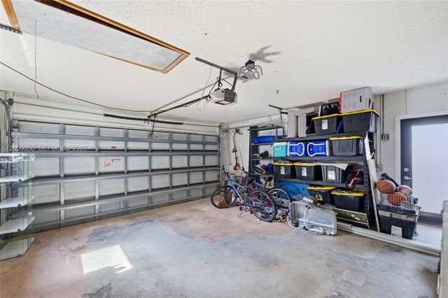 10781 NW 18th Dr, Plantation, FL 33322
