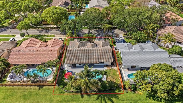 10781 NW 18th Dr, Plantation, FL 33322