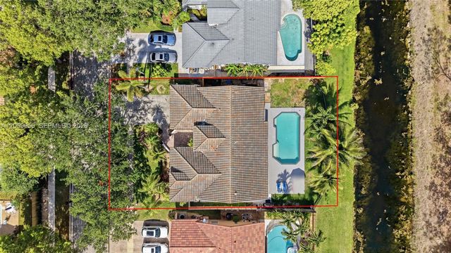 10781 NW 18th Dr, Plantation, FL 33322