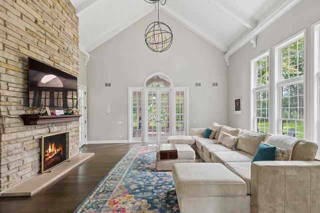 1671 Alexis Court, Lake Forest, IL 60045