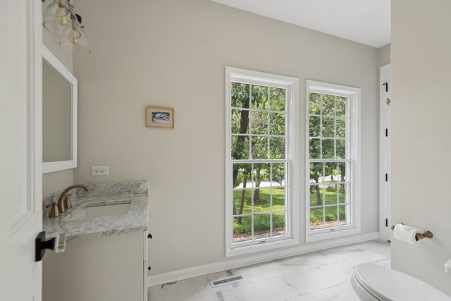 1671 Alexis Court, Lake Forest, IL 60045