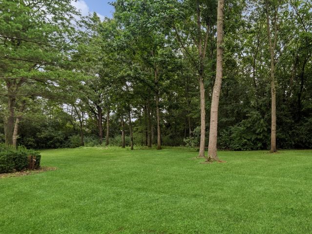 1671 Alexis Court, Lake Forest, IL 60045