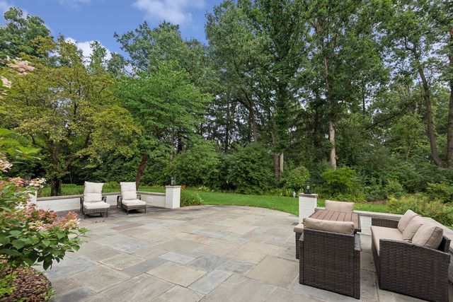 1671 Alexis Court, Lake Forest, IL 60045