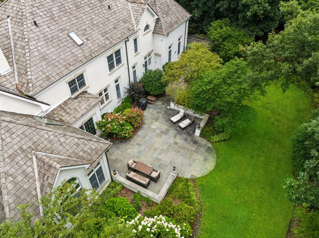 1671 Alexis Court, Lake Forest, IL 60045