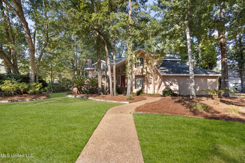 6 Pine Haven Street, Gulfport, MS 39503
